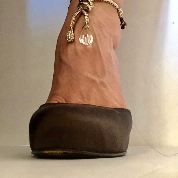 Giuseppe Zanotti Jeweled Ankle Strap Satin Heel. - Picture 5 of 7